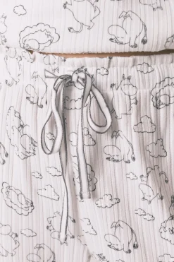Pijama largo canal&eacute; soft blanco estampado Moomin