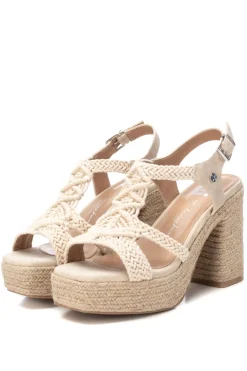 Sandalia estilo macram&eacute; tac&oacute;n