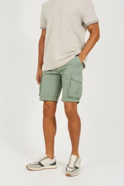 Short cargo con siete bolsillos