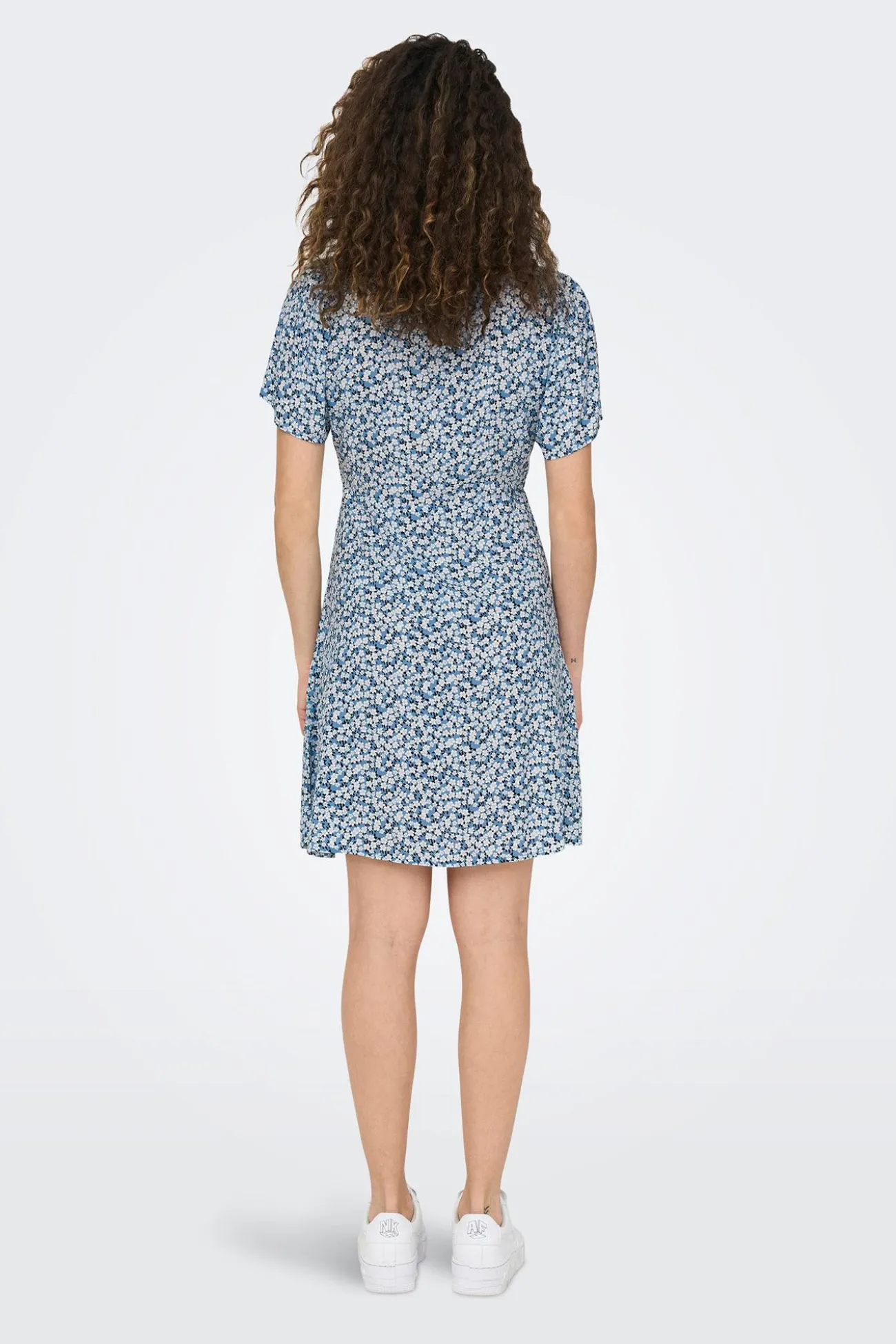 Vestido corto manga corta