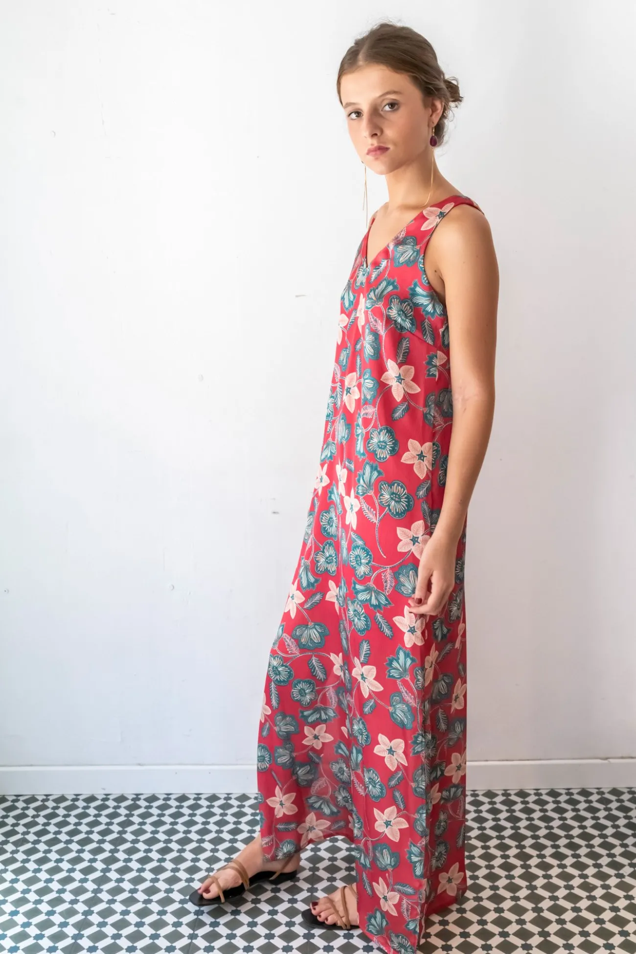 Vestido largo escote pico