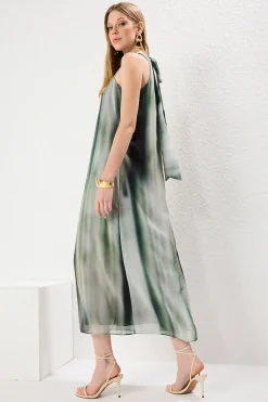 Vestido maxi flu&iacute;do