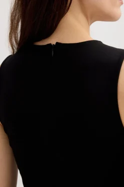 Vestido midi nudo