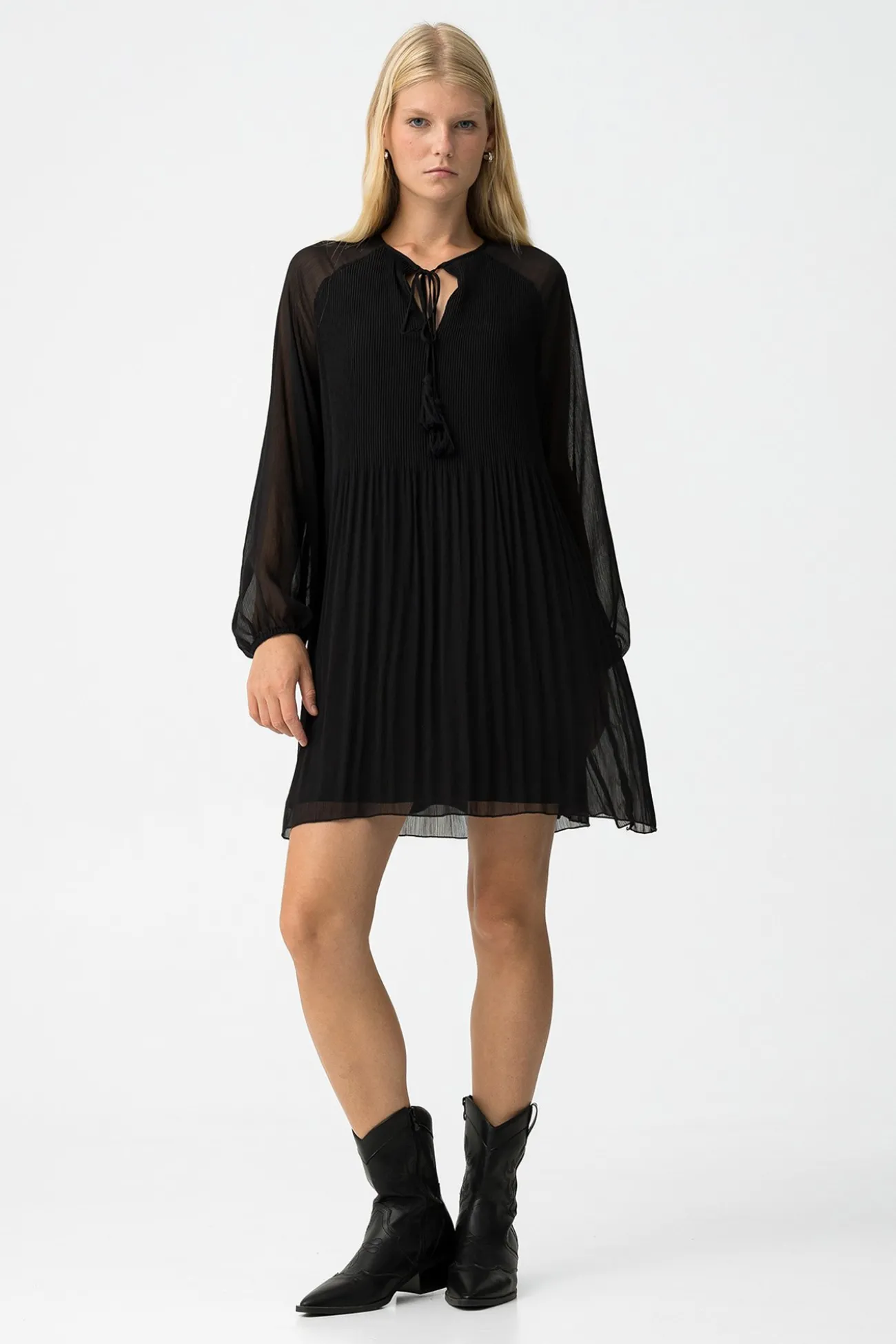 Vestido Plisado con Cord&oacute;n