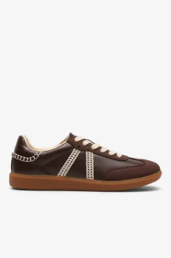 Zapatilla plana detalle crochet