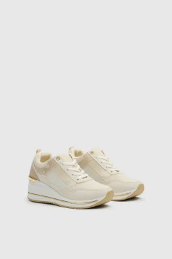 Zapatillas con cu&ntilde;a