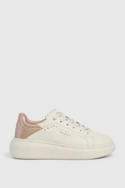 Zapatillas con tachas