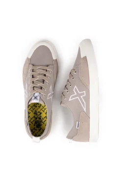 Zapatillas M2000 09